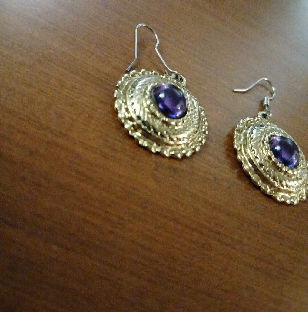 Vintage Gold-Tone Earrings with Purple Gemstone - Women Jewelry - Picture 4 of 7